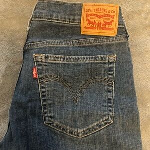 Levi's Men's Straight-Leg Dark Blue Denim Jeans with Signature Patch